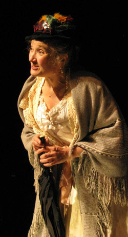 Elizabeth Mansfield as Marie Lloyd